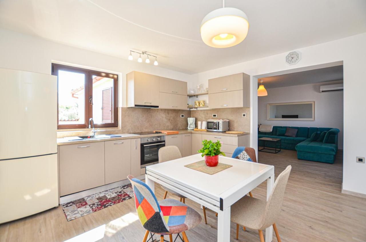 Apartments Palma ロヴィニ エクステリア 写真